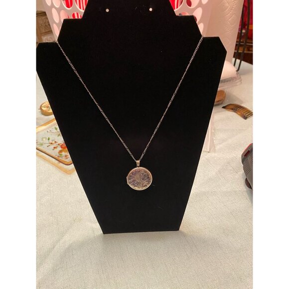 Vintage .925 STERLING SILVER Etched Round Locket w/ Original PHOTOS | Sentimenta - Picture 3 of 9